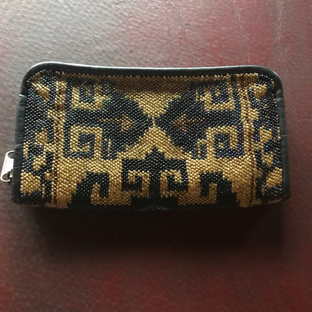 Beaded Patterned Zip Wallet - Black & Gold